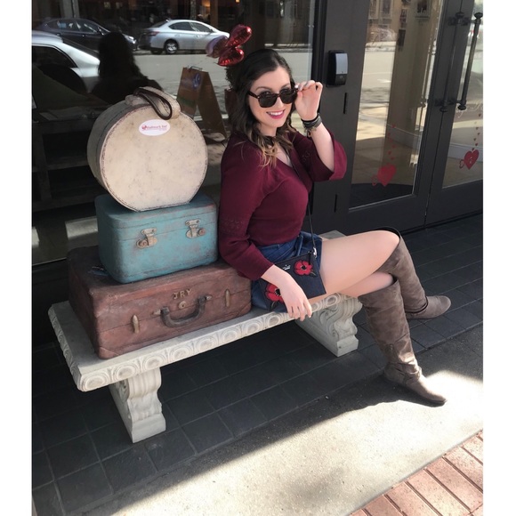 Meet your Posher, Alexus - Picture 2 of 5